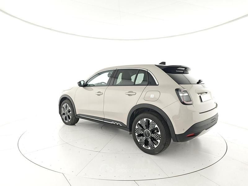 Usata Fiat 600 La Prima 110 CV (80 kW) 2025 Gray SUV