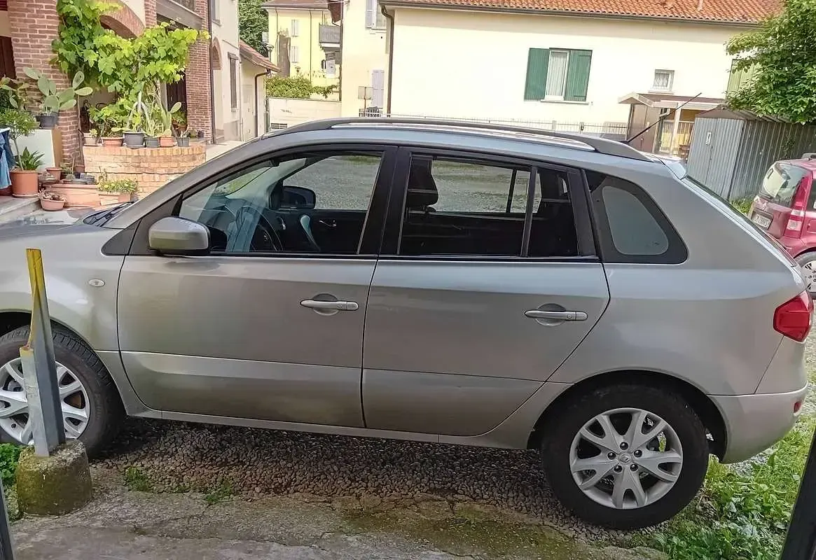 Usata Renault Koleos 150 CV (110 kW) 2009 Argento SUV