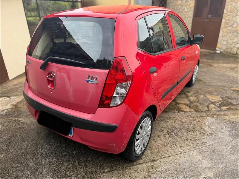Usata Hyundai i10 Active 66 CV (48 kW) 2009 Rosso Utilitaria