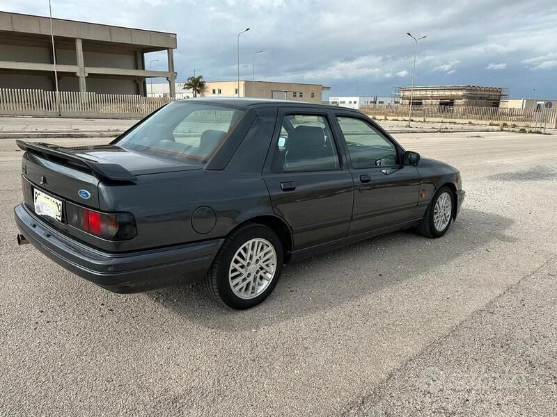 Usata Ford Sierra 200 CV (147 kW) 1990 Grigio Utilitaria