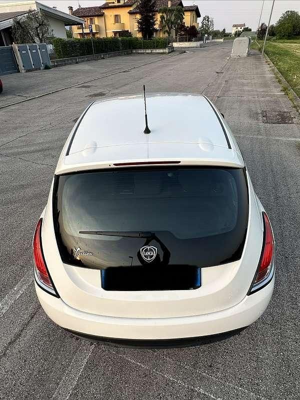 Usata Lancia Ypsilon Gold 69 CV (50 kW) 2015 Utilitaria