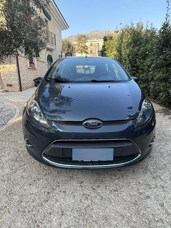 Usata Ford Fiesta Business Edition 70 CV (51 kW) 2012 Utilitaria