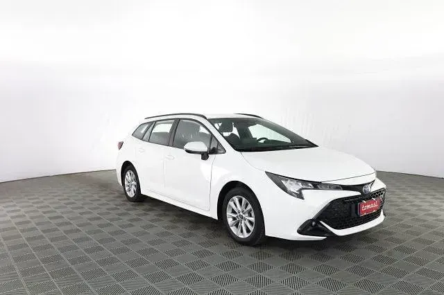 Usata Toyota Corolla Active 97 CV (71 kW) 2026 Bianco Station wagon
