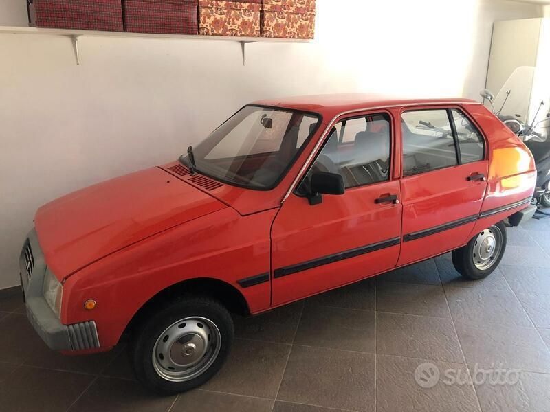 Usata Citroën Visa 35 CV (25 kW) 1981 Arancione Berlina