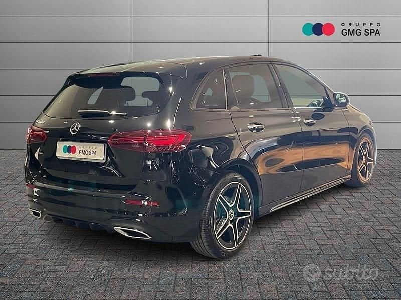 Usata Mercedes B180 AMG Line Premium 116 CV (85 kW) 2024 Nero Monovolume