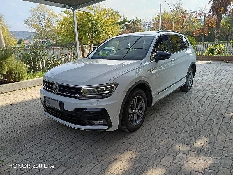 Usata VW Tiguan Allspace R-line 150 CV (110 kW) 2020 Bianco SUV