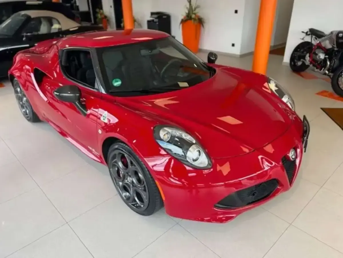 Usata Alfa Romeo 4C 241 CV (177 kW) 2015 Rosso Coupé