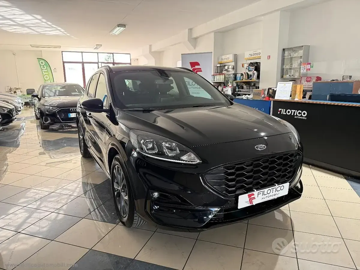 Usata Ford Kuga ST-Line 150 CV (110 kW) 2021 Nero SUV