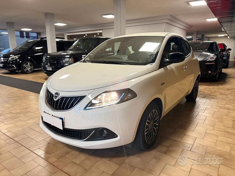 Usata Lancia Ypsilon S 69 CV (50 kW) 2024 Bianco Utilitaria