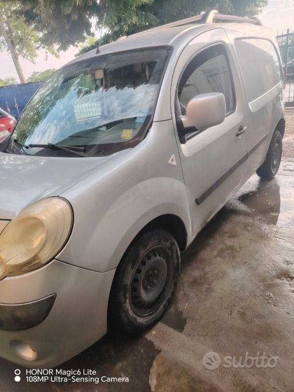 Usata Renault Kangoo 106 CV (77 kW) 2008 Grigio Monovolume