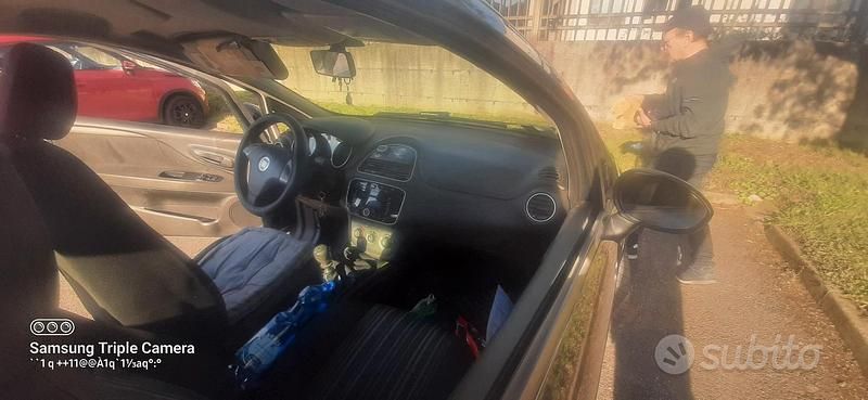 Usata Fiat Punto 69 CV (50 kW) 2012 Blu Utilitaria