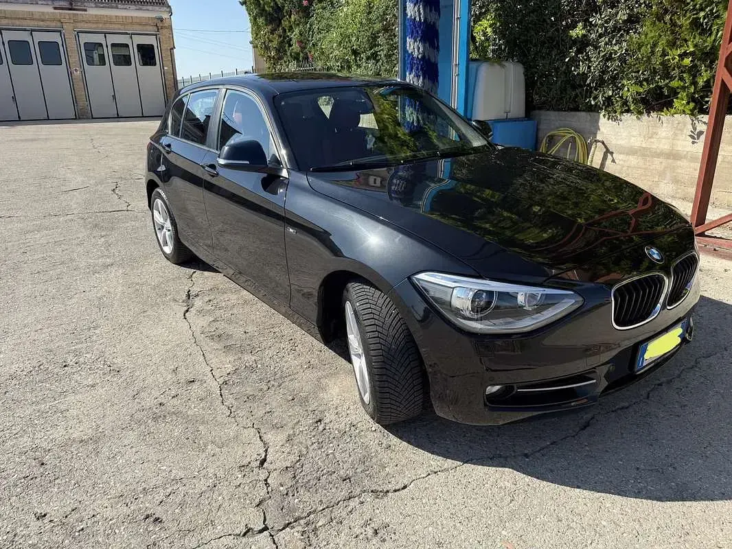 Usata BMW 118 Sport Line 143 CV (105 kW) 2014 Nero Utilitaria