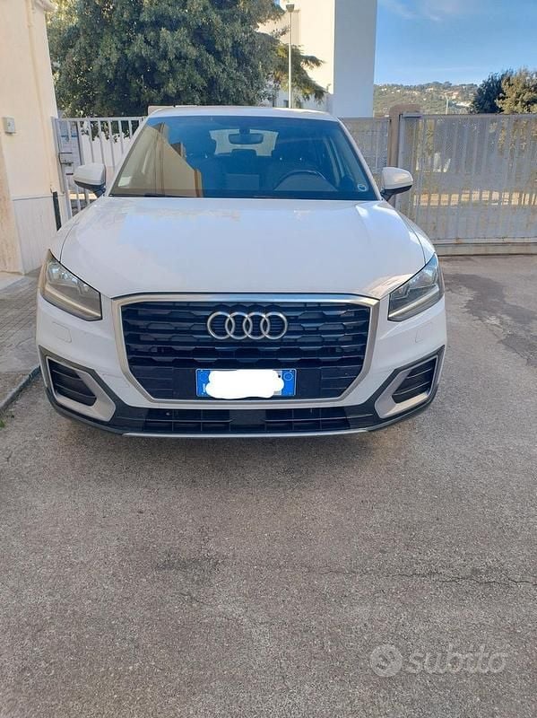 Usata Audi Q2 Design 115 CV (84 kW) 2016 Bianco SUV