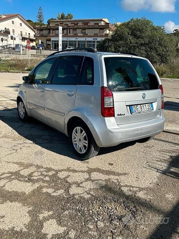Usata Fiat Idea 70 CV (51 kW) 2007 Grigio Monovolume