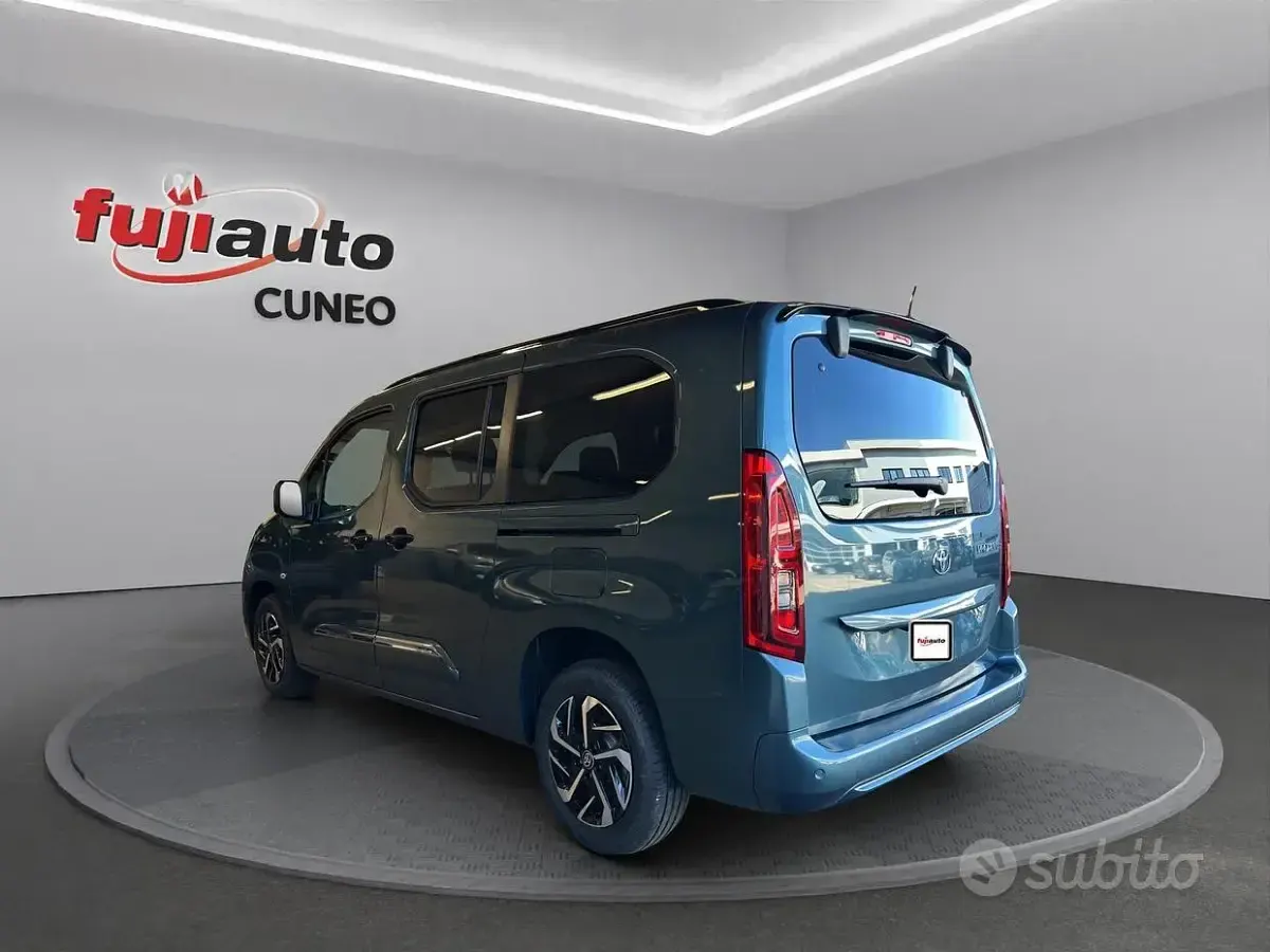 Nuova Toyota Proace Verso City 130 CV (95 kW) 2026 Grigio Station wagon