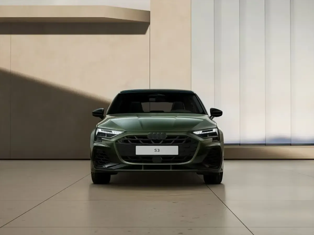 Nuova Audi S3 Sport 333 CV (244 kW) 2026 Verde distretto metallizzato Berlina