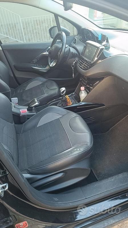 Usata Peugeot 2008 115 CV (84 kW) 2015 Nero SUV