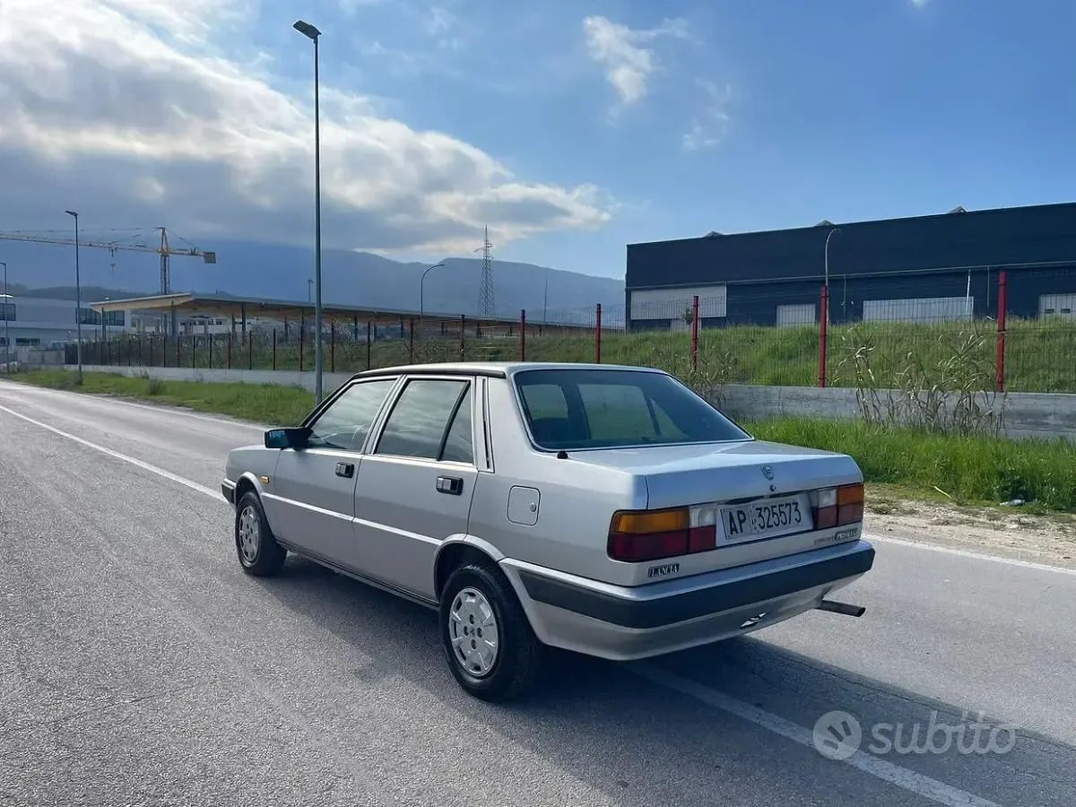 Usata Lancia Prisma 80 CV (58 kW) 1986 Berlina