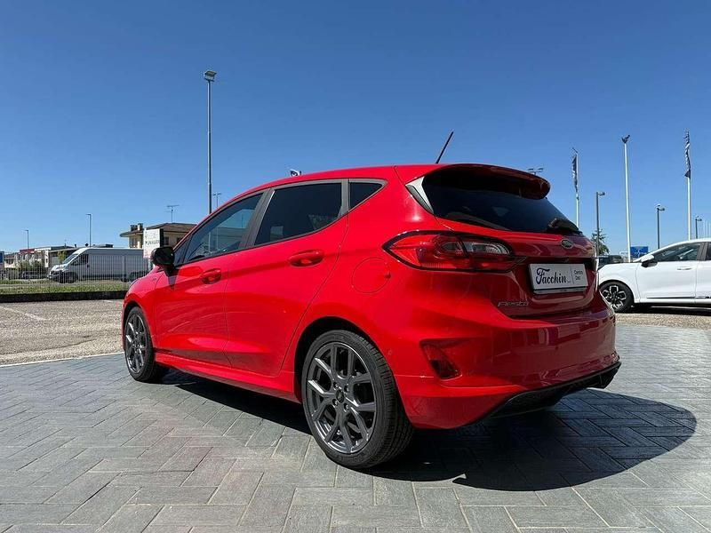 Usado Ford Fiesta ST-Line 125 HP (91 kW) 2022 Vermelho Citadino