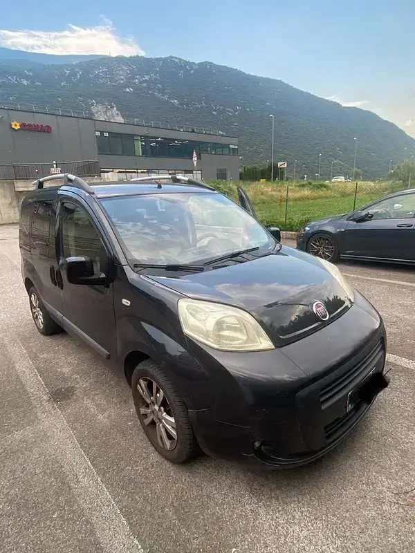 Usata Fiat Qubo Trekking 75 CV (55 kW) 2010 Nero Monovolume