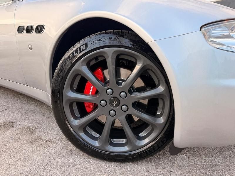 Usata Maserati Quattroporte GT 400 CV (294 kW) 2008 Grigio Berlina