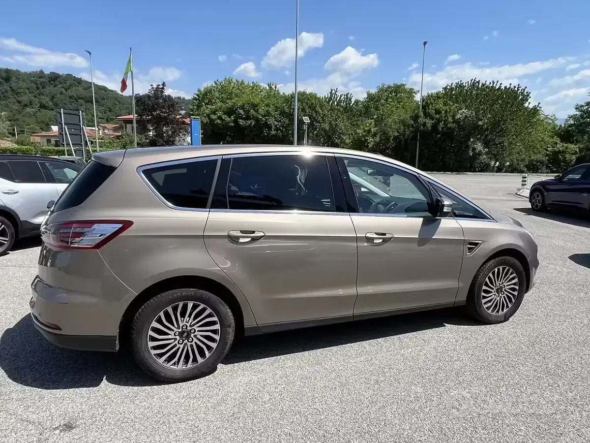 Usata Ford S-MAX Titanium 150 CV (110 kW) 2019 Nero Monovolume
