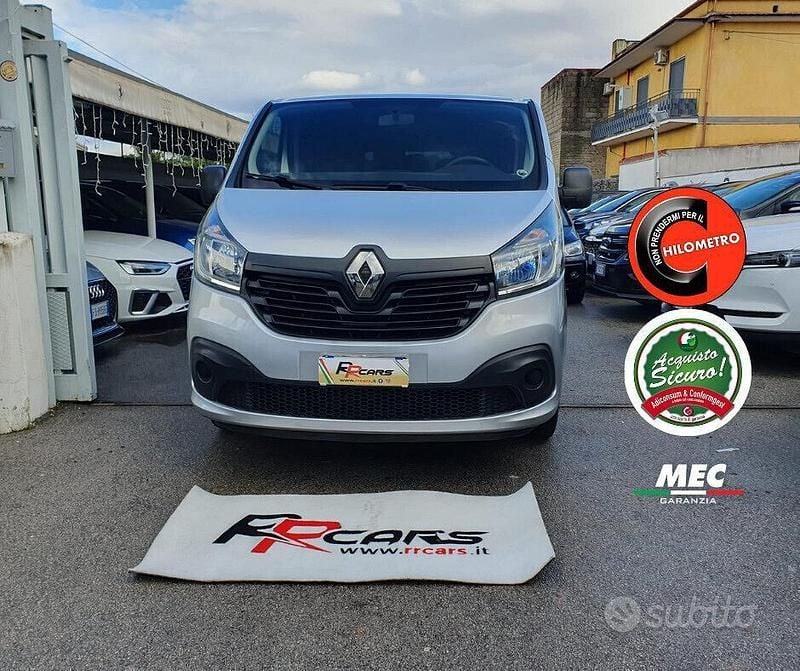 Usata Renault Trafic Zen 125 CV (91 kW) 2017 Grigio Monovolume