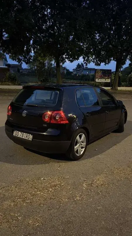 Usata VW Golf IV Sportline 105 CV (77 kW) 2006 Berlina