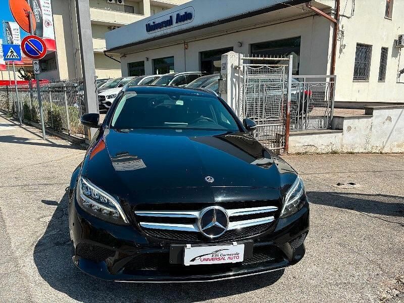 Usata Mercedes C220 194 CV (142 kW) 2018 Nero Station wagon