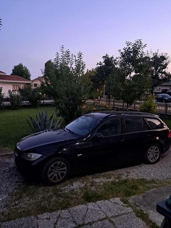 Usata 2006 BMW 320 Station wagon | 2300 € (Super prezzo) - Immagine 1/3