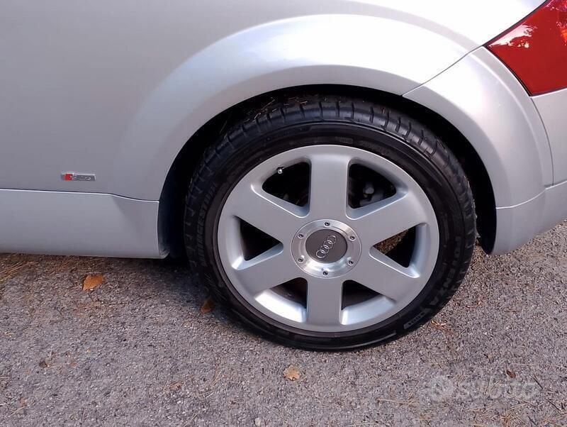 Usata Audi TT 179 CV (131 kW) 2000 Grigio Coupé