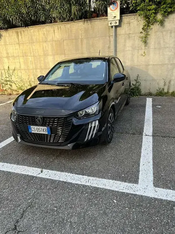 Usata Peugeot 208 Active 75 CV (55 kW) 2024 Utilitaria