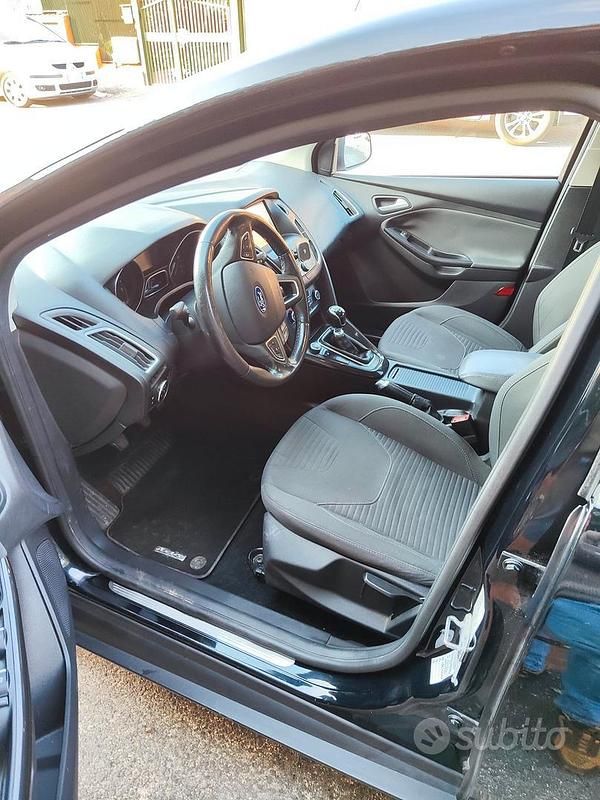 Usata Ford Focus 120 CV (88 kW) 2016 Nero Berlina