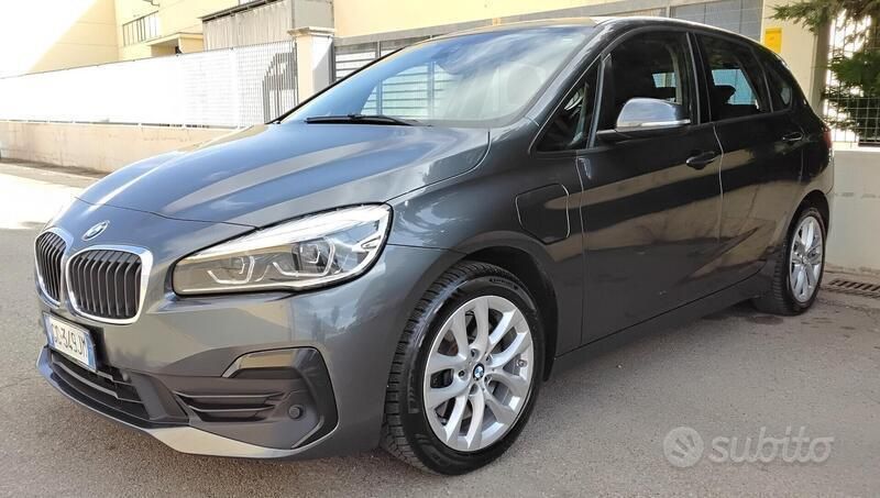 Grigio Usata 2020 BMW 225 Active Tourer iPerformance Monovolume | 13.900 € (Buon prezzo) - Immagine 1/4