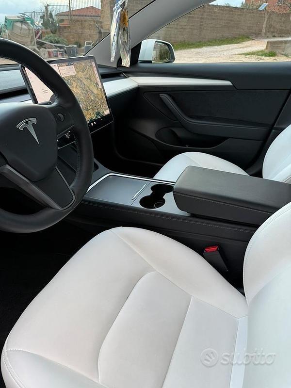 Usata Tesla Model 3 Long Range AWD 366 kW (498 CV) 2021 Bianco Berlina