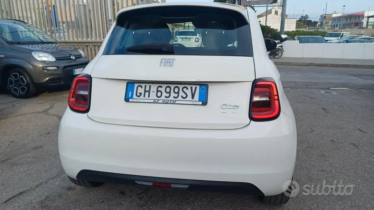 Usata Fiat 500e La Prima 42 kW (58 CV) 2022 Bianco Berlina