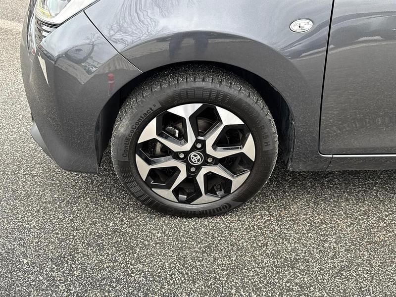 Usata Toyota Aygo Connect Style 72 CV (52 kW) 2021 Nero Utilitaria