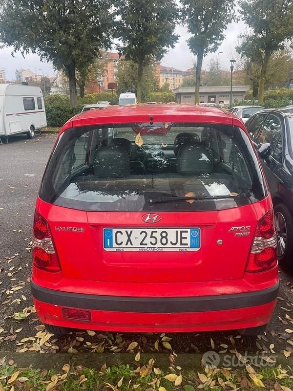 Usata Hyundai Atos 59 CV (43 kW) 2005 Rosso Utilitaria