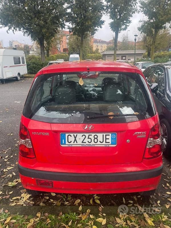 Usata Hyundai Atos 63 CV (46 kW) 2005 Rosso Utilitaria