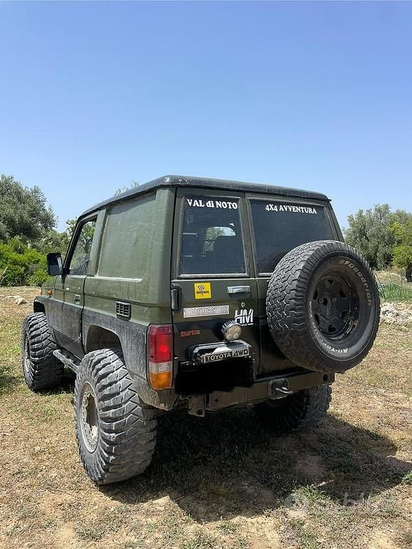 Usata Toyota Land Cruiser 86 CV (63 kW) 1988 Verde SUV
