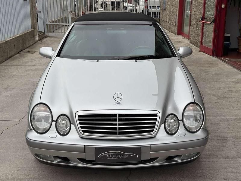 Usata Mercedes CLK320 Elegance 218 CV (160 kW) 1999 Argento Cabrio