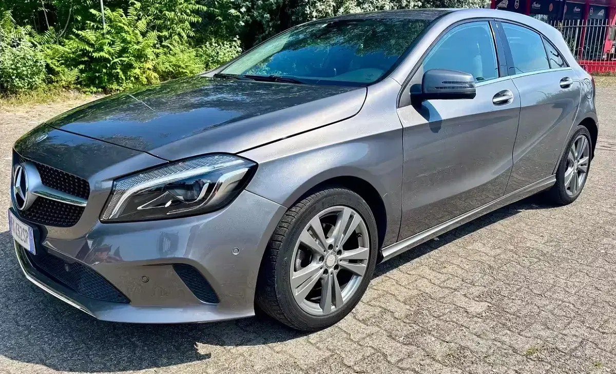 Usata Mercedes A200 136 CV (100 kW) 2016 Grigio Utilitaria