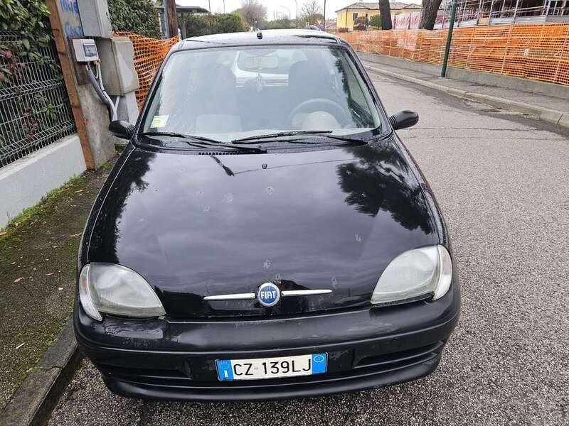 Usato 2006 Fiat 600 1.1 Benzin 54 CV (2.300 €)