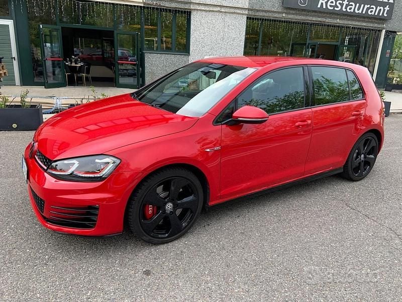 Używany VW Golf VII GTI 230 KM (169 kW) 2015 Czerwony Sedan/Limuzyna