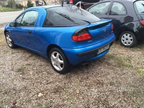 Opel tigra салон