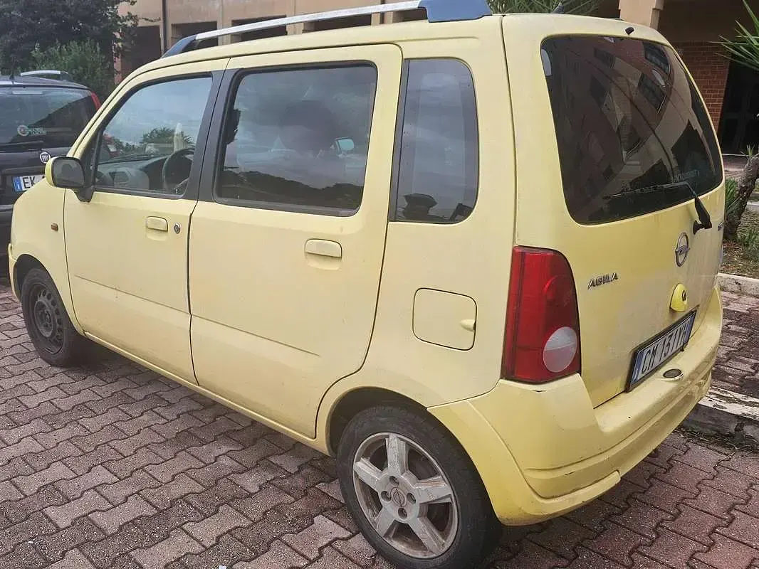 Usata Opel Agila Cosmo 69 CV (50 kW) 2004 Giallo Monovolume