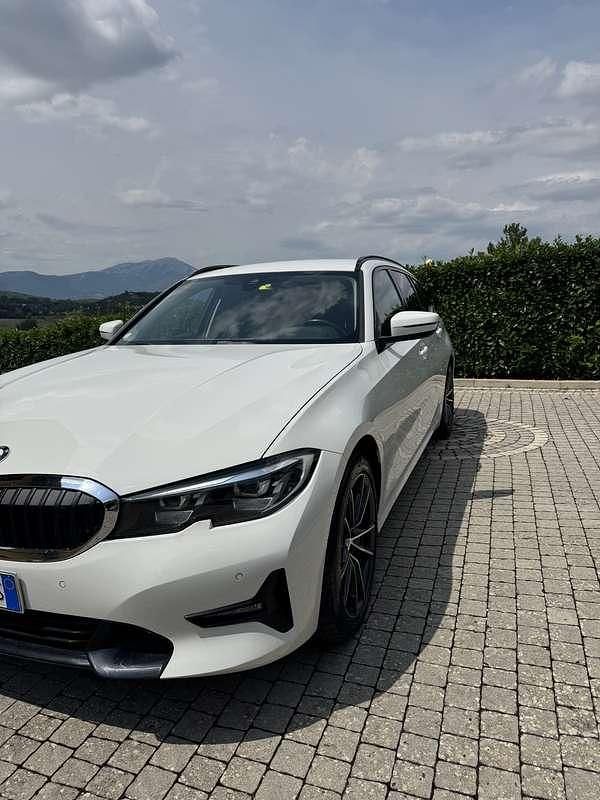 Usata 2020 BMW 320 Sport Line Station wagon | 28.000 € (Buon prezzo) - Immagine 1/4