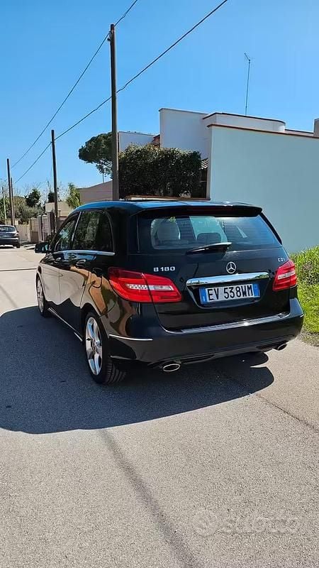 Usata Mercedes B180 109 CV (80 kW) 2014 Nero Monovolume