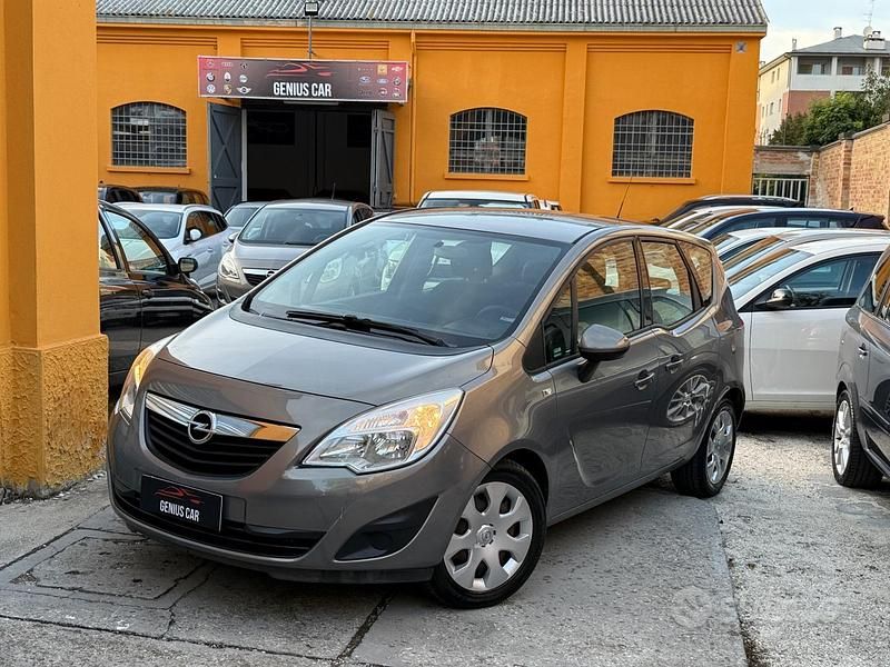 Usata Opel Meriva 95 CV (69 kW) 2011 Marrone Monovolume
