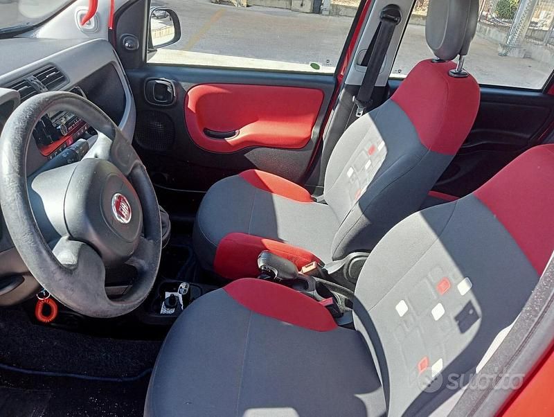 Usata Fiat Panda 69 CV (50 kW) 2012 Rosso Utilitaria